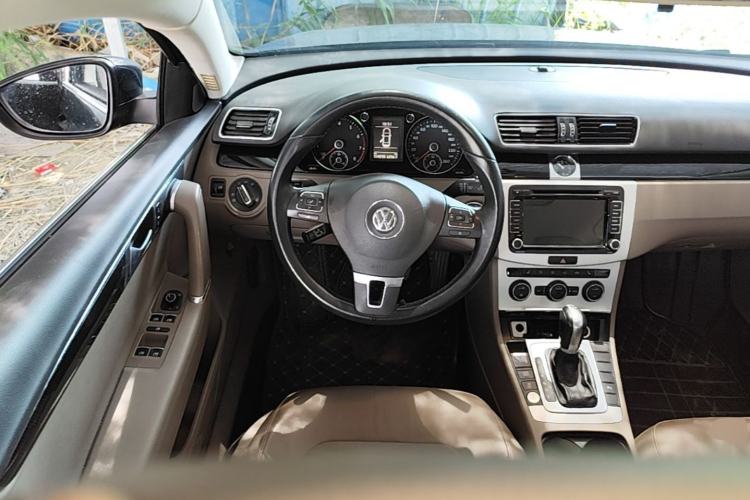 Used Volkswagen Magotan 2015 Facelift 1.8TSI Luxury Model Steering Wheel