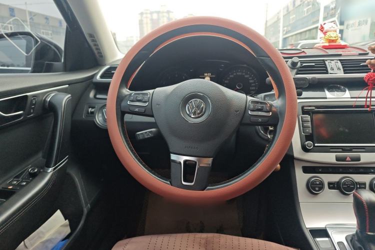 Used Volkswagen Magotan 2015 Facelift 1.8TSI Luxury Model Steering Wheel