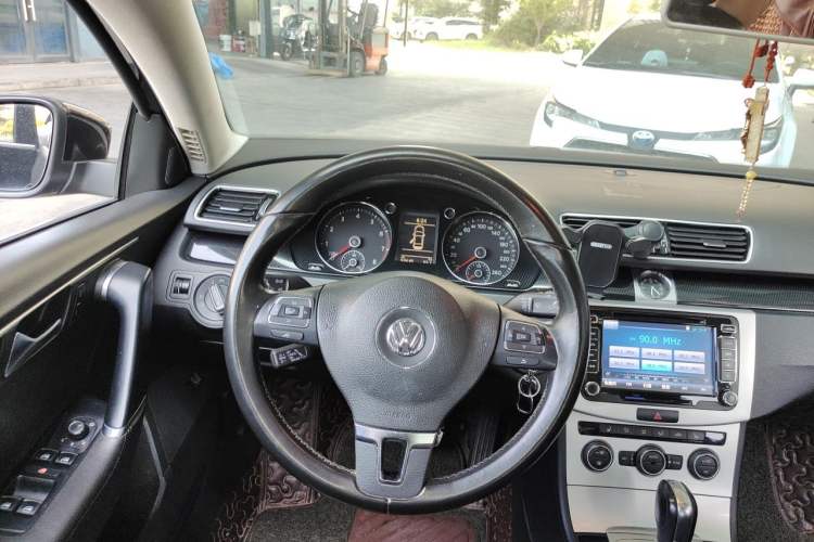 Used Volkswagen Magotan 2015 1.8TSI Luxury Model Steering Wheel