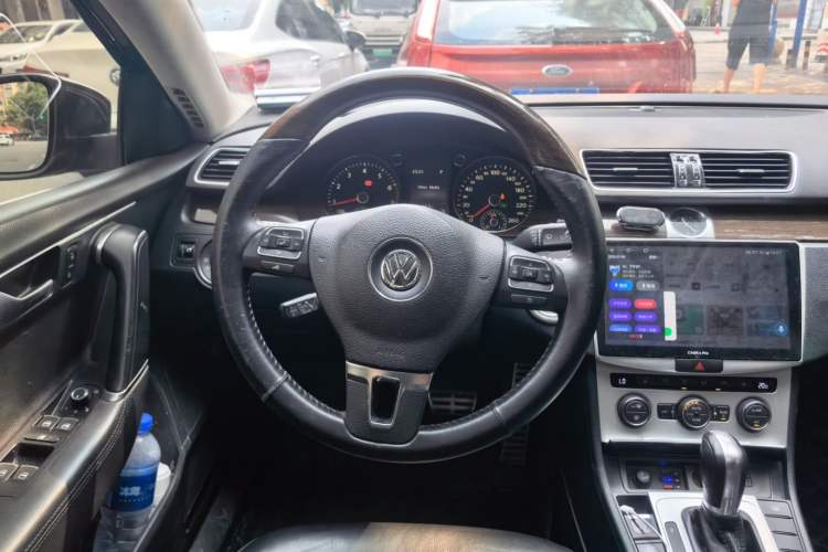 Used Volkswagen Magotan 2015 Revised 1.8TSI Prestige Version Steering Wheel