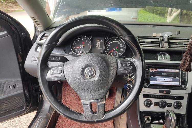 Used Volkswagen Magotan 2015 2.0 TSI Luxury Model Steering Wheel