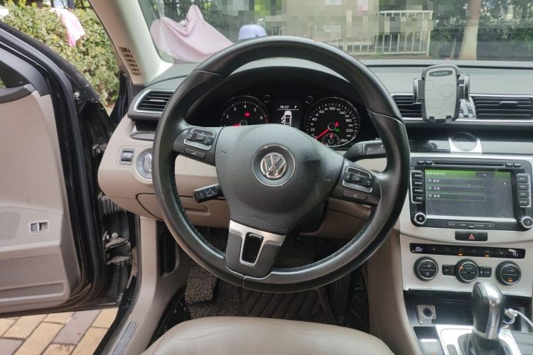 Used Volkswagen Magotan 2015 1.8TSI Luxury Model Steering Wheel