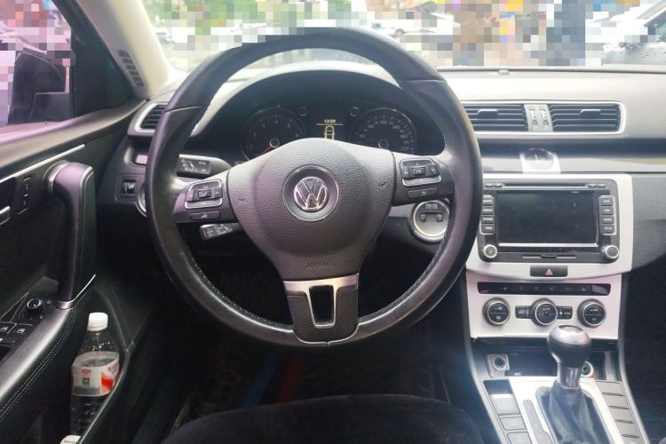 Used Volkswagen Magotan 2015 2.0 TSI Luxury Model Steering Wheel