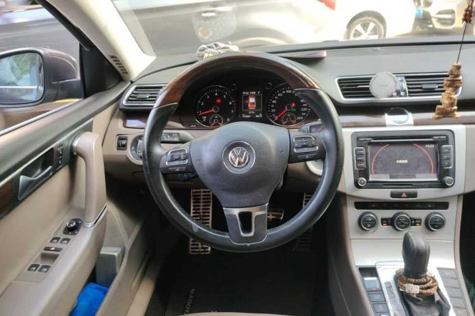 Used Volkswagen Magotan 2015 2.0 TSI Prestige Model Steering Wheel
