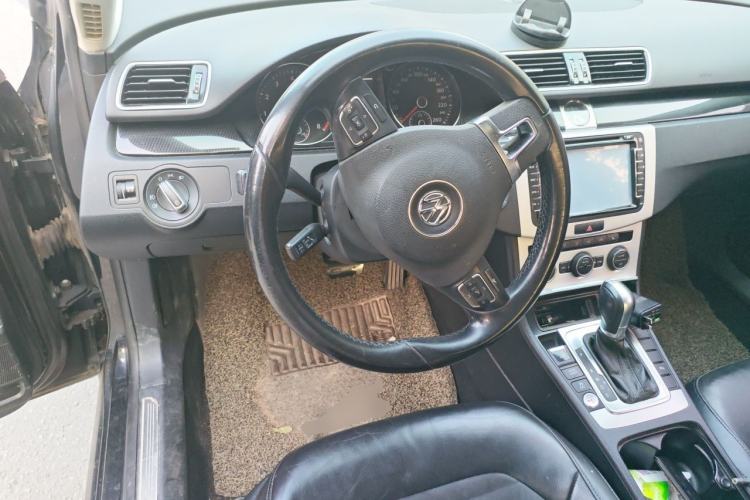 Used Volkswagen Magotan 2015 Revised Version 2.0 TSI Luxury Edition Steering Wheel