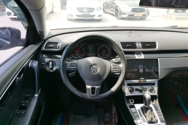 Used Volkswagen Magotan 2015 Facelift 1.8TSI Luxury Model Steering Wheel