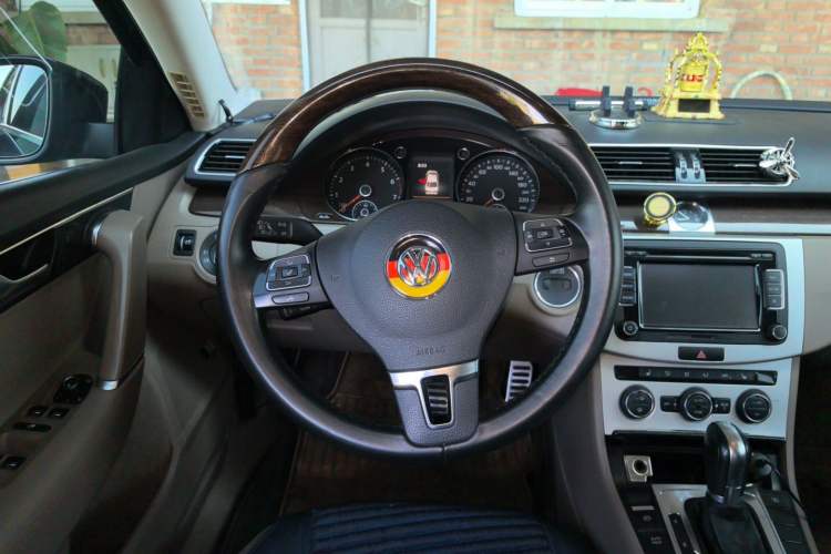 Used Volkswagen Magotan 2015 1.8TSI Prestige Model Steering Wheel