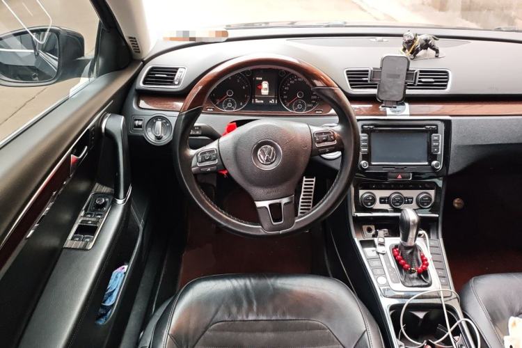 Used Volkswagen Magotan 2015 Revised Version 2.0 TSI Prestige Edition Steering Wheel