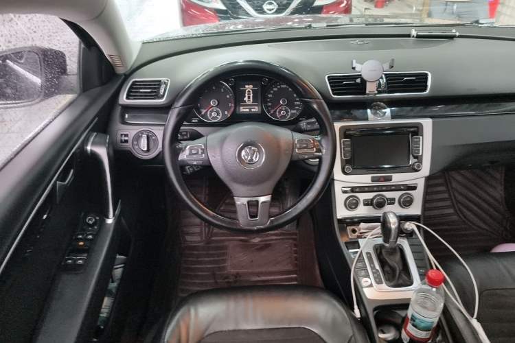 Used Volkswagen Magotan 2015 1.8TSI Luxury Model Steering Wheel