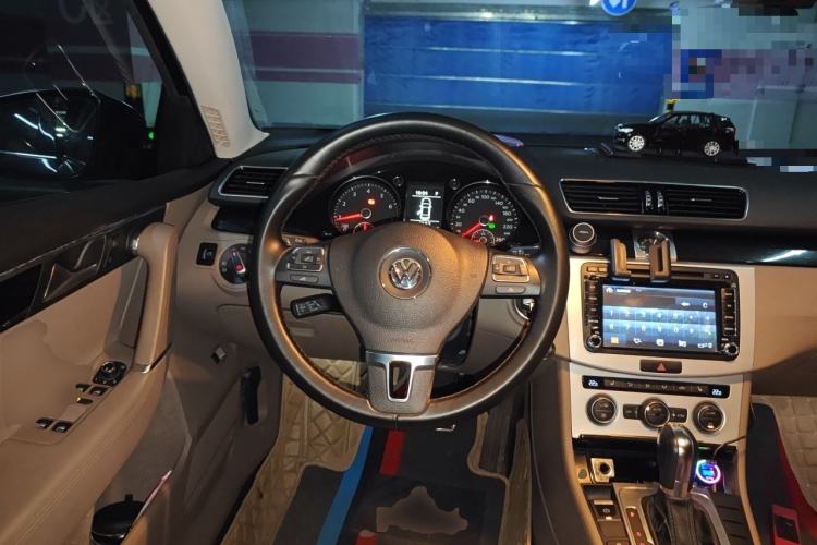 Used Volkswagen Magotan 2015 1.8TSI Luxury Model Steering Wheel
