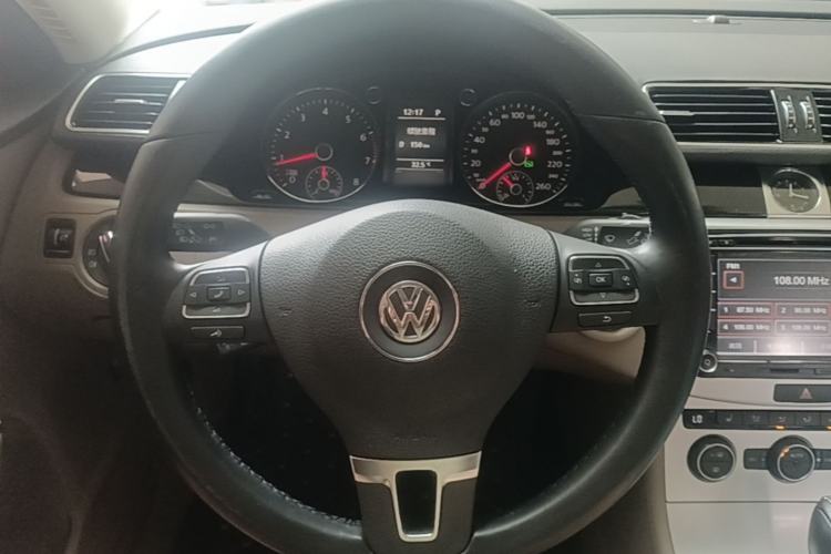 Used Volkswagen Magotan 2015 Facelift 1.8TSI Luxury Model Steering Wheel