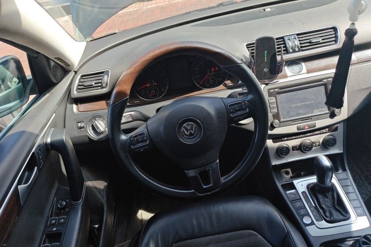 Used Volkswagen Magotan 2015 2.0 TSI Prestige Model Steering Wheel