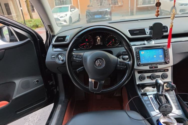 Used Volkswagen Magotan 2015 2.0 TSI Luxury Model Steering Wheel