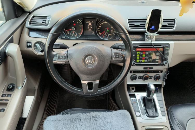 Used Volkswagen Magotan 2015 Facelift 1.8TSI Luxury Model Steering Wheel