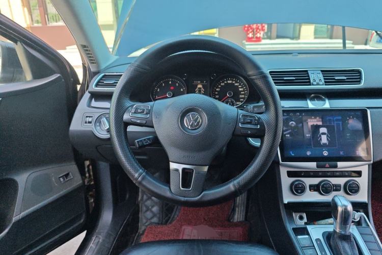 Used Volkswagen Magotan 2015 Facelift 1.8TSI Luxury Model Steering Wheel