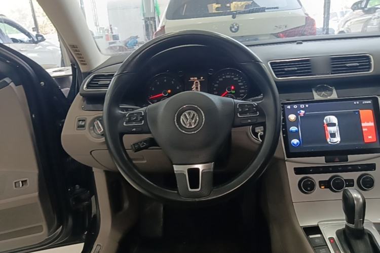 Used Volkswagen Magotan 2015 Facelift 1.8TSI Luxury Model Steering Wheel
