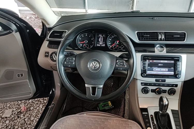 Used Volkswagen Magotan 2015 1.8TSI Luxury Model Steering Wheel