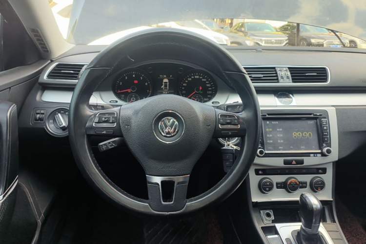 Used Volkswagen Magotan 2015 1.8TSI Advanced Model Steering Wheel