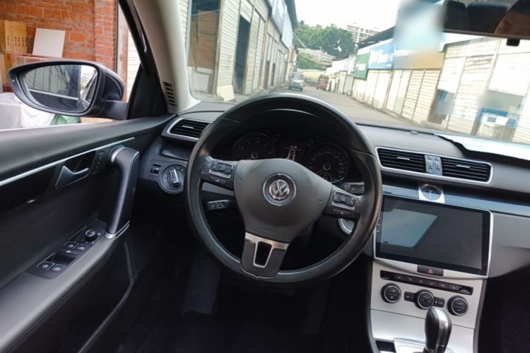 Used Volkswagen Magotan 2015 Facelift 1.8TSI Luxury Model Steering Wheel