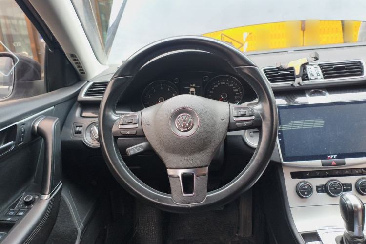 Used Volkswagen Magotan 2015 Revised 1.8TSI Prestige Version Steering Wheel