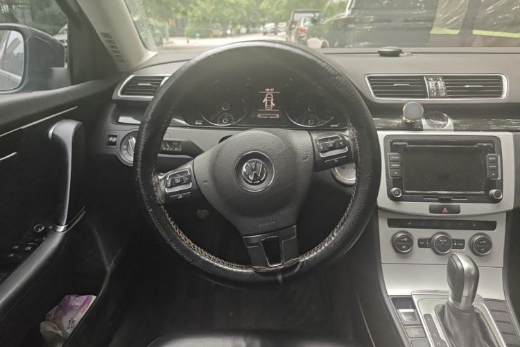 Used Volkswagen Magotan 2015 2.0 TSI Luxury Model Steering Wheel