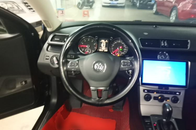 Used Volkswagen Magotan 2015 1.8TSI Luxury Model Steering Wheel