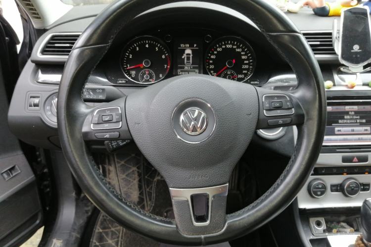 Used Volkswagen Magotan 2015 1.8TSI Luxury Model Steering Wheel