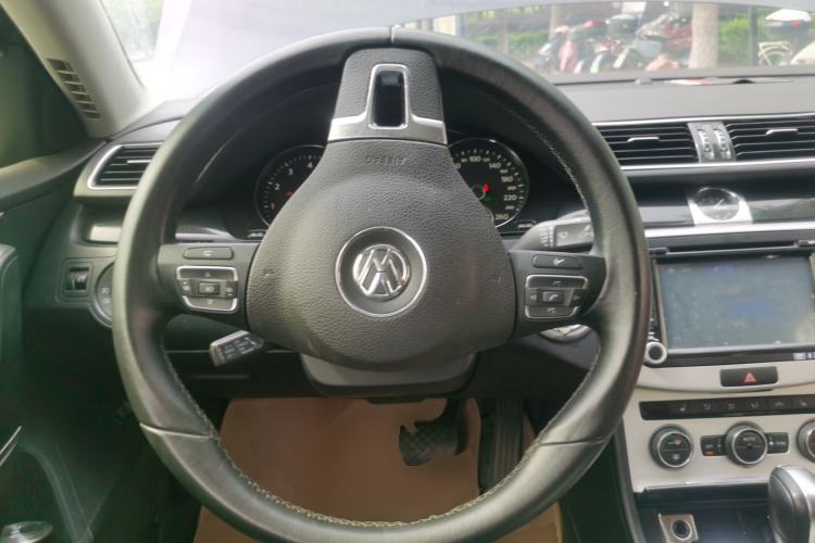 Used Volkswagen Magotan 2015 1.8TSI Luxury Model Steering Wheel