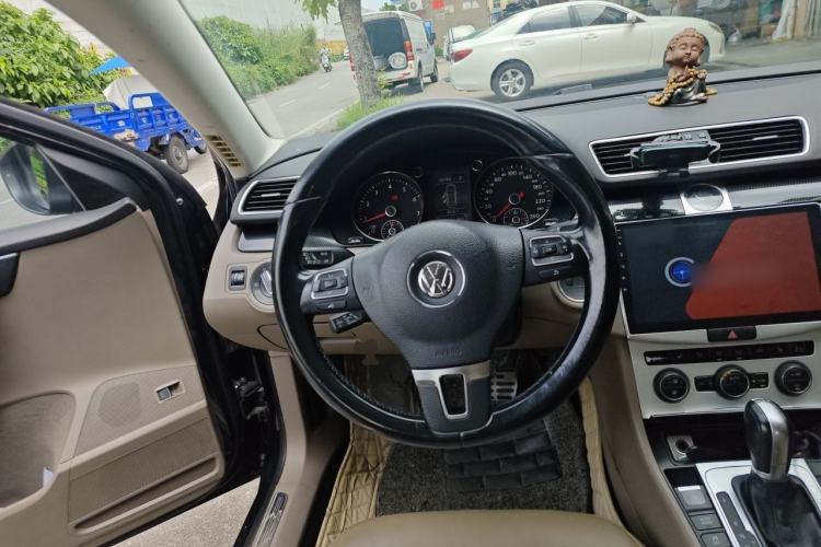 Used Volkswagen Magotan 2015 Facelift 1.8TSI Luxury Model Steering Wheel