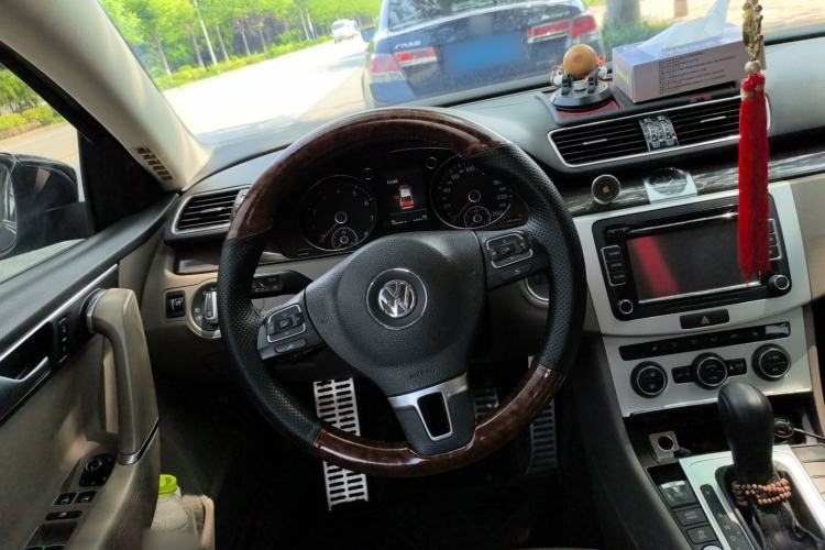 Used Volkswagen Magotan 2015 2.0 TSI Prestige Model Steering Wheel