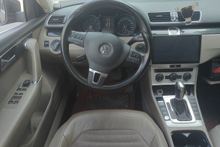 Used Volkswagen Magotan 2015 Facelift 1.8TSI Luxury Model Steering Wheel
