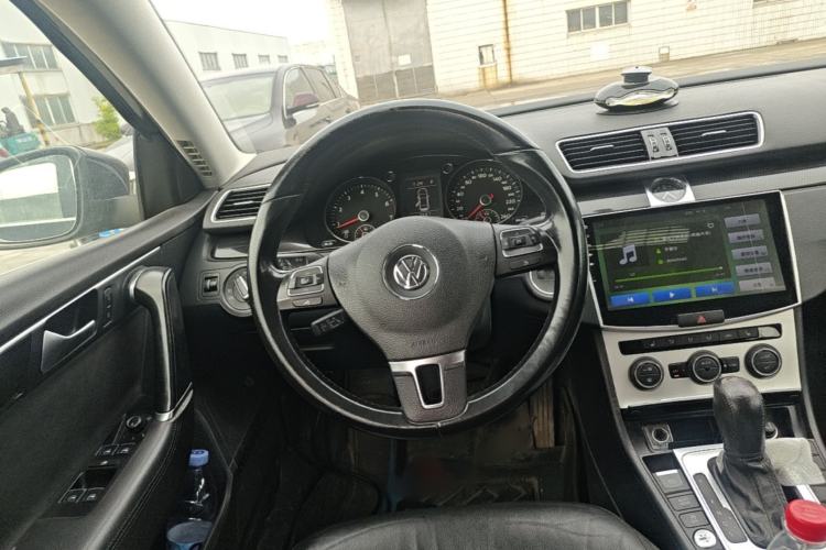 Used Volkswagen Magotan 2015 Facelift 1.8TSI Luxury Model Steering Wheel