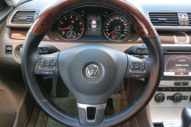 Used Volkswagen Magotan 2015 2.0 TSI Prestige Model Steering Wheel