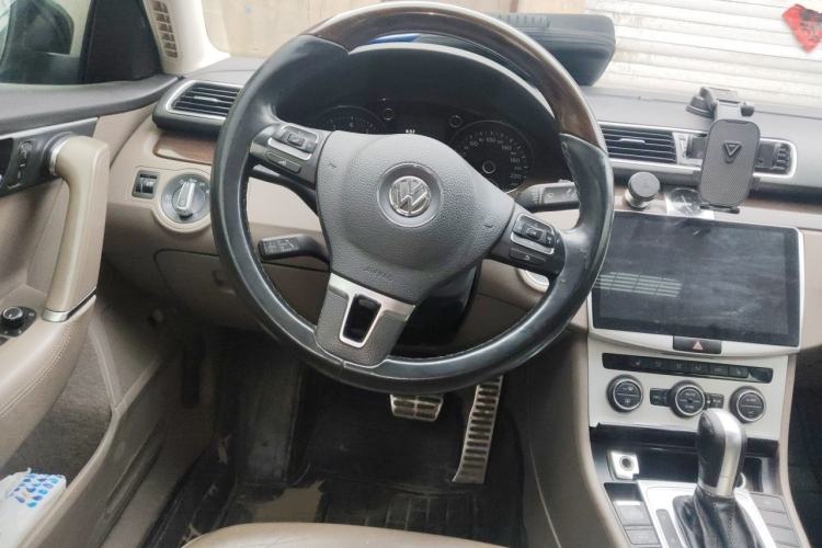 Used Volkswagen Magotan 2015 1.8TSI Prestige Model Steering Wheel