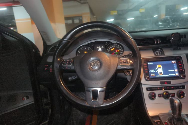 Used Volkswagen Magotan 2015 1.8TSI Advanced Model Steering Wheel
