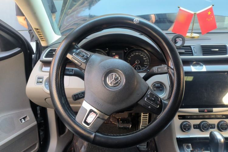 Used Volkswagen Magotan 2015 2.0 TSI Prestige Model Steering Wheel