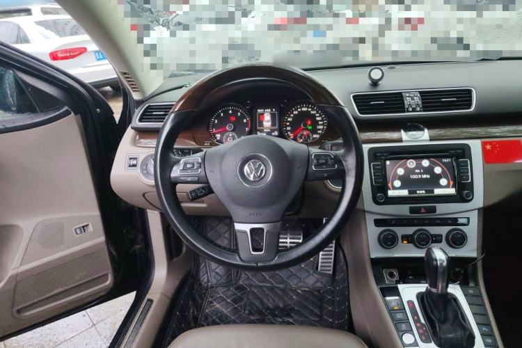 Used Volkswagen Magotan 2015 Revised 1.8TSI Prestige Version Steering Wheel