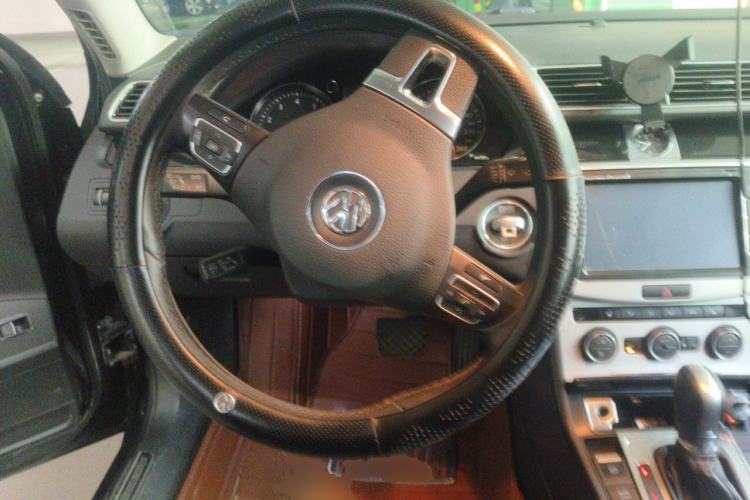 Used Volkswagen Magotan 2015 1.8TSI Luxury Model Steering Wheel