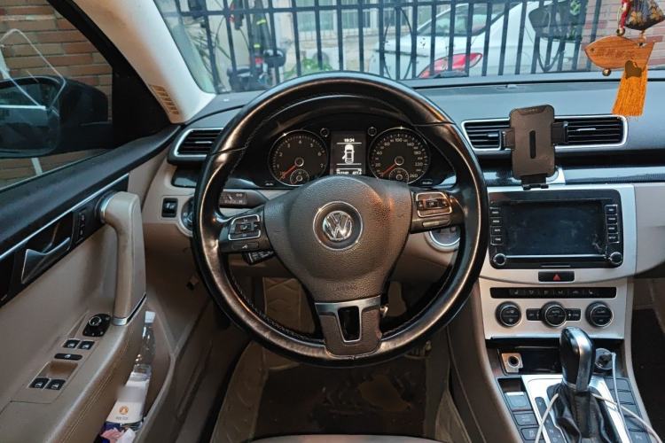 Used Volkswagen Magotan 2015 1.8TSI Luxury Model Steering Wheel