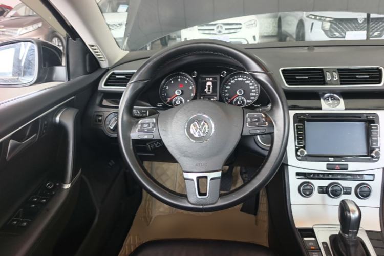 Used Volkswagen Magotan 2015 Facelift 1.8TSI Luxury Model Steering Wheel