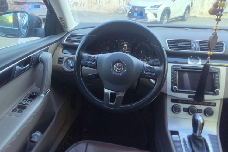 Used Volkswagen Magotan 2015 1.8TSI Luxury Model Steering Wheel
