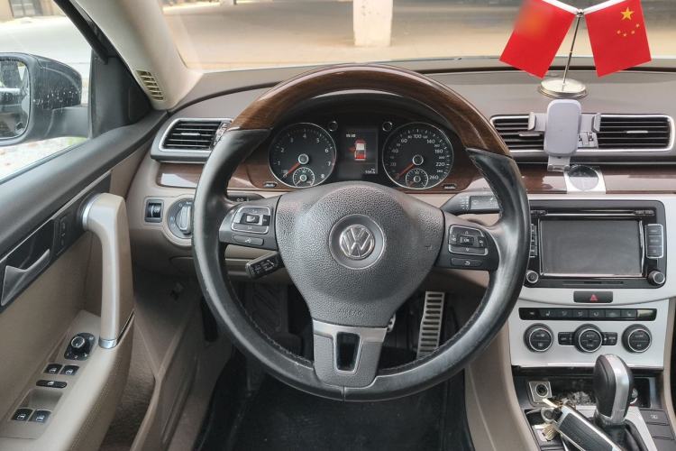 Used Volkswagen Magotan 2015 1.8TSI Prestige Model Steering Wheel