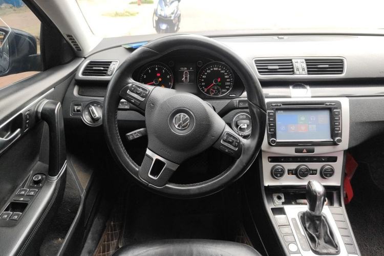 Used Volkswagen Magotan 2015 Facelift 1.8TSI Luxury Model Steering Wheel