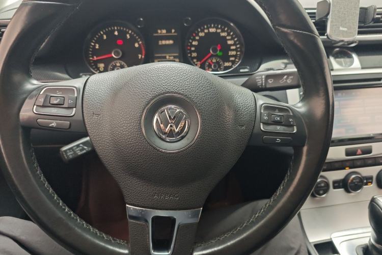 Used Volkswagen Magotan 2015 1.8TSI Luxury Model Steering Wheel