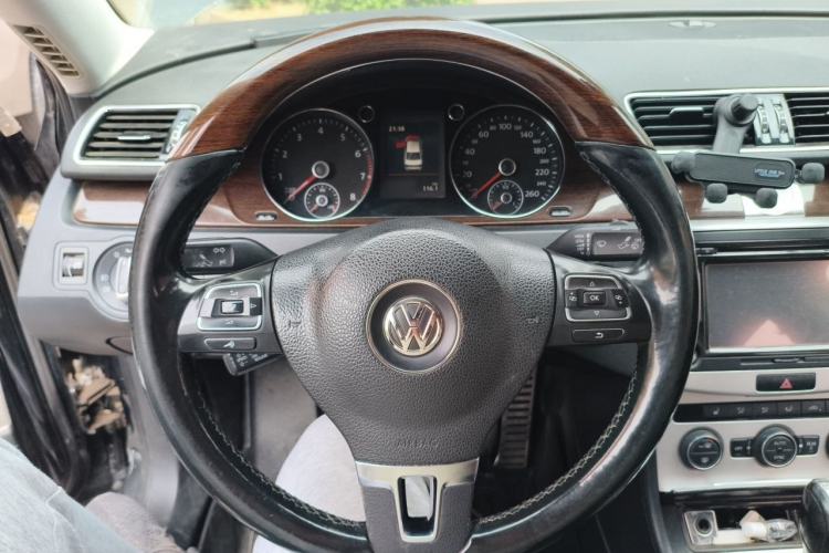 Used Volkswagen Magotan 2015 Revised Version 2.0 TSI Prestige Edition Steering Wheel