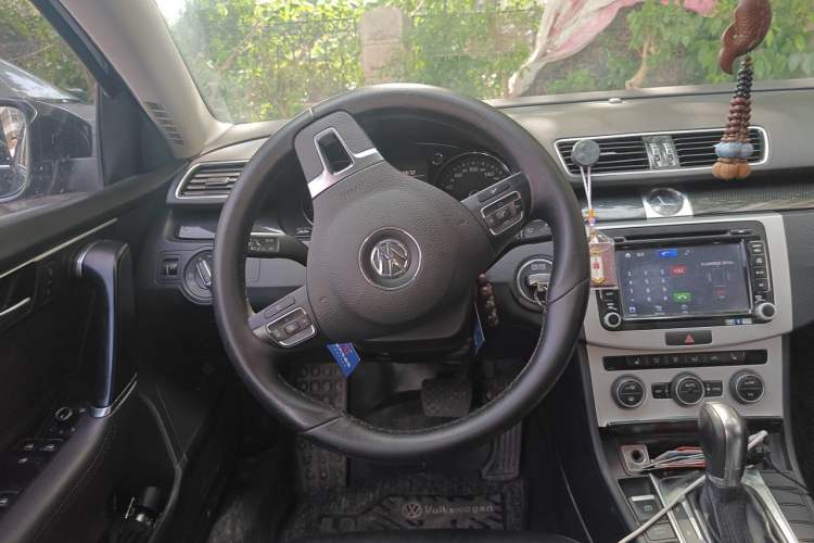Used Volkswagen Magotan 2015 1.8TSI Luxury Model Steering Wheel