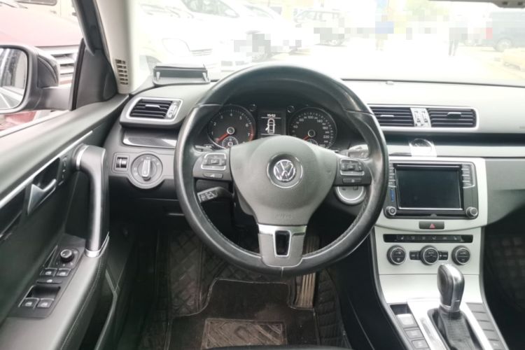 Used Volkswagen Magotan 2015 Revised Version 2.0 TSI Luxury Edition Steering Wheel
