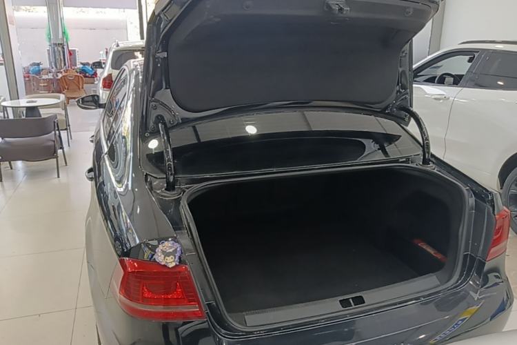 Used Volkswagen Magotan 2015 Facelift 1.8TSI Luxury Model Trunk