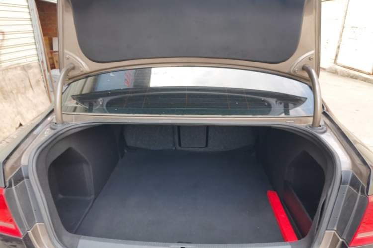 Used Volkswagen Magotan 2015 Facelift 1.8TSI Luxury Model Trunk