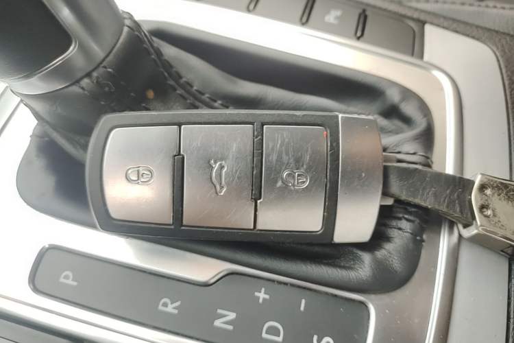 Used Volkswagen Magotan 2015 1.8TSI Luxury Model Vehicle Key